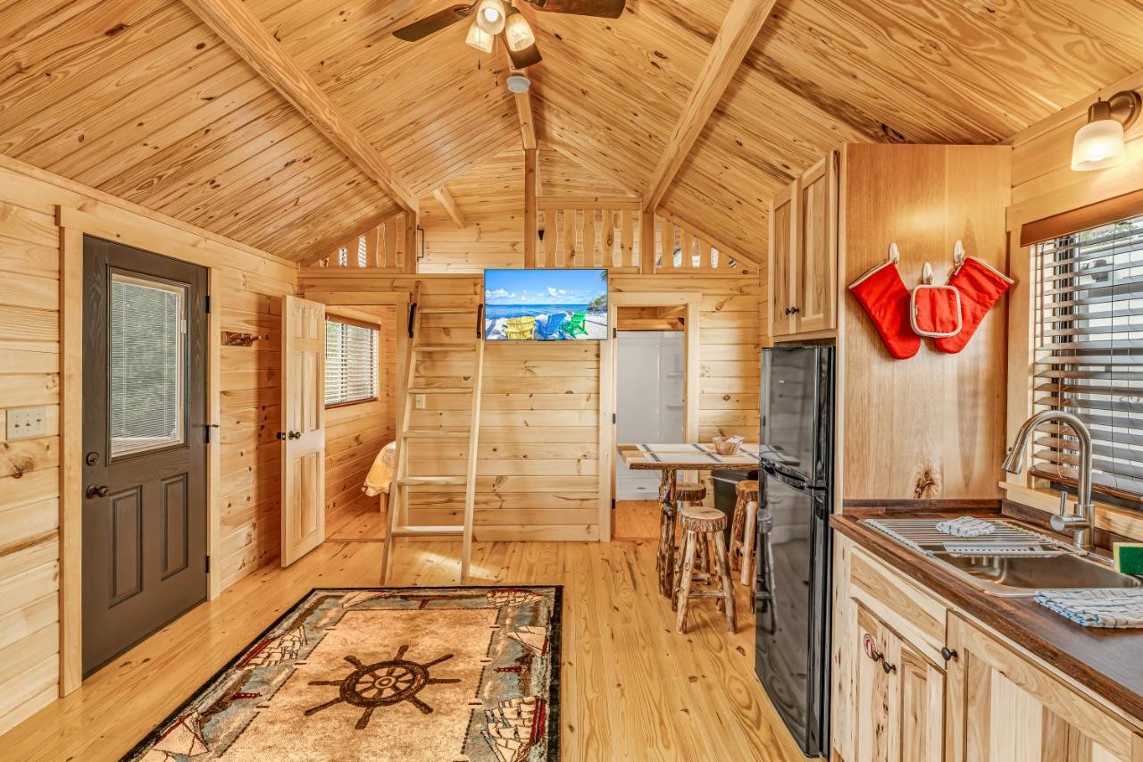 Cabins At Bonefish Bay Маратон Экстерьер фото