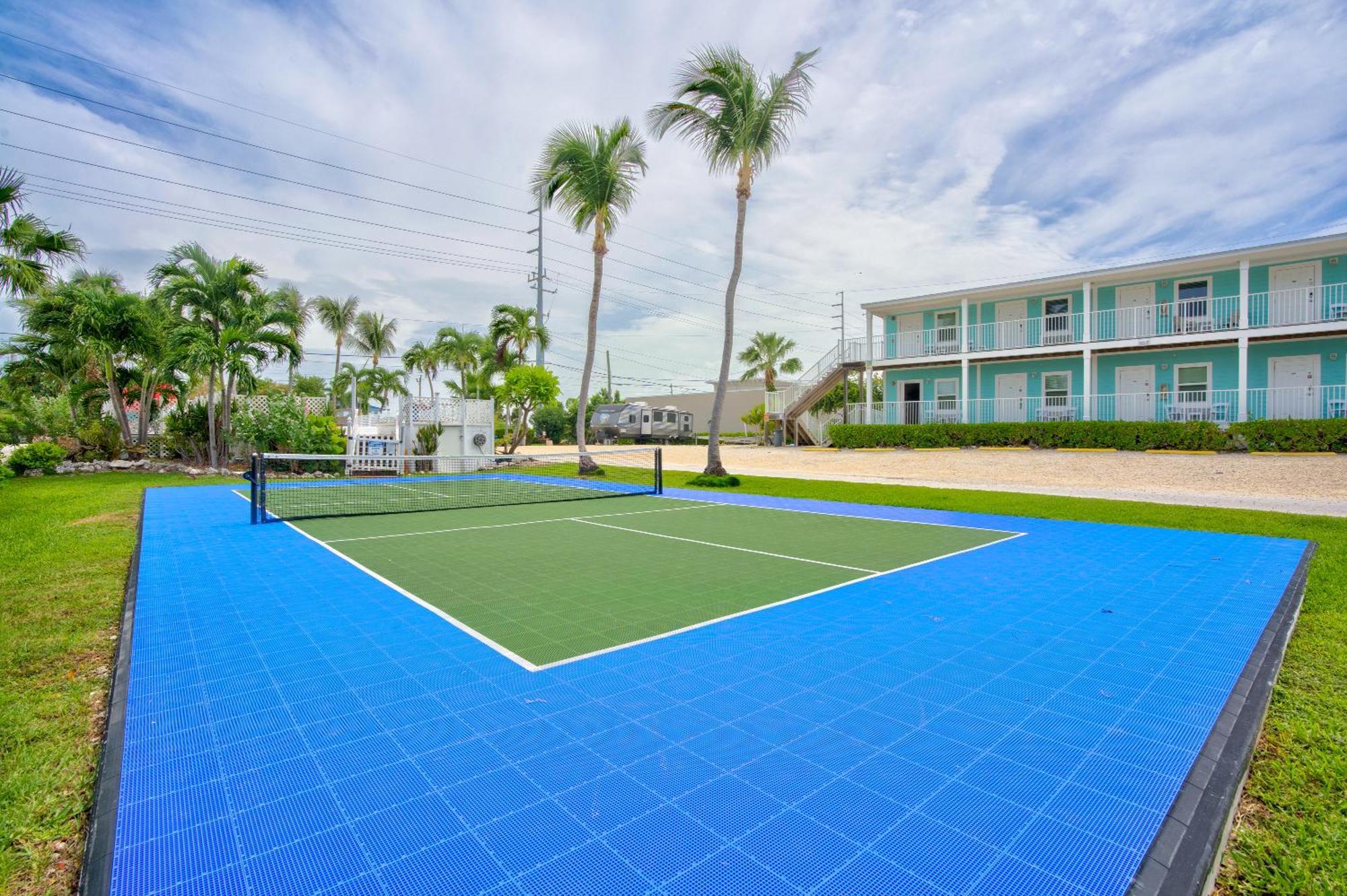 Cabins At Bonefish Bay Маратон Экстерьер фото
