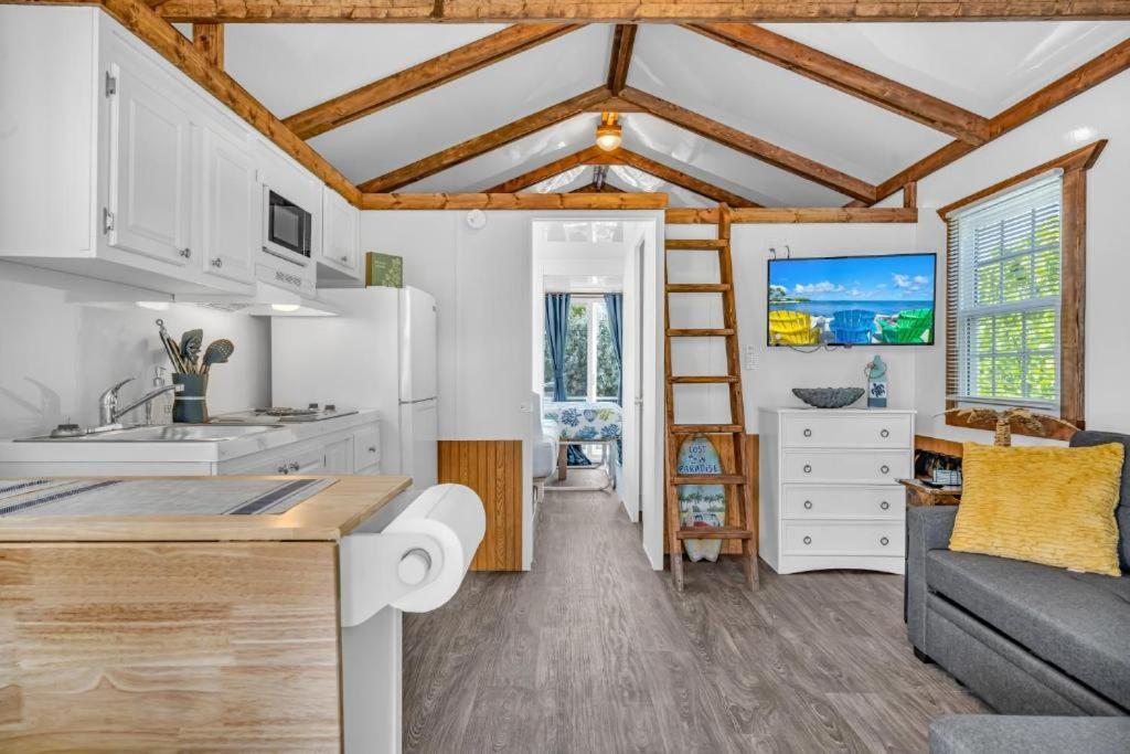 Cabins At Bonefish Bay Маратон Экстерьер фото